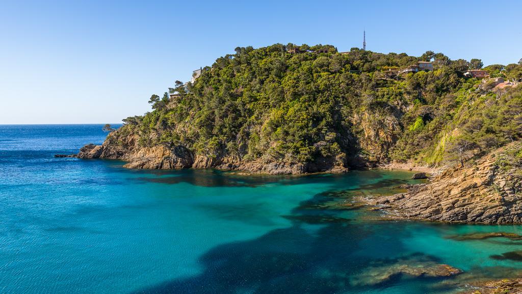 Hotel La Calanque 카발레르쉬르메르 외부 사진